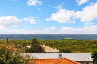 Beachside at Margaret River - Spacious Family Beach House in Exclusive Prevelly Location - Prevelly - 6