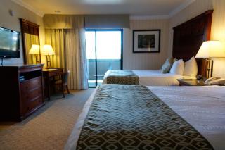 Best Western Plus Forest Park Inn - Gilroy - 4