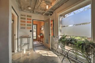 Eclectic Asheville Abode with Backyard Oasis! - Asheville - 8