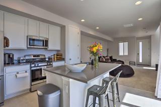 Near Hiking and Biking Trails Townhome with Patio - 5