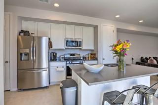 Near Hiking and Biking Trails Townhome with Patio - 2