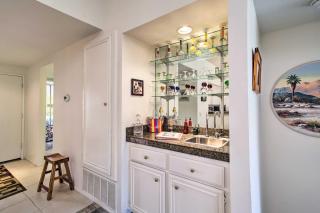 4 Mi to Dtwn Palm Springs Condo with Pool Access - Cathedral City - 2