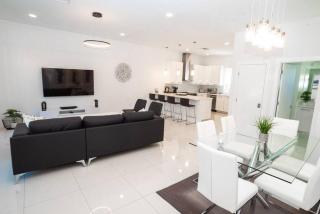 Across the Ocean few steps to beach contemporary three Bedroom townhouse - Pompano Beach - 0