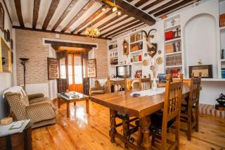 Alojaguay RUEDA, CASA MUSEO RÚSTICA-MODERNA, máxima TRANQUILIDAD con COMODIDAD - 0