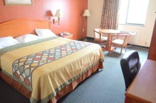 Super 8 by Wyndham Brookshire TX - 1