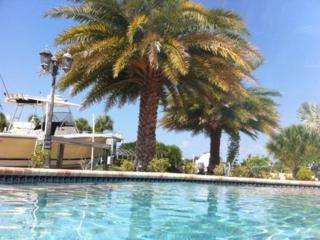 Paradisaical Enclave 5 Star Private Canal Dock Pool Family Fun - 6