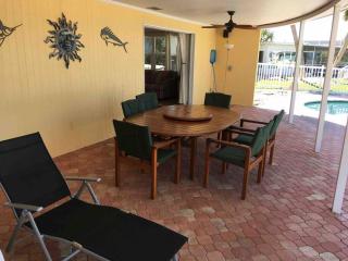 Paradisaical Enclave 5 Star Private Canal Dock Pool Family Fun - 1