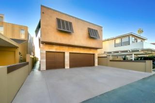 Hawaiian Style on Beach Rd - 6