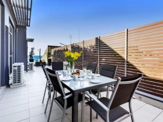 Aura Apartments Unit 13 59 Shoal Bay Road - Shoal Bay - 1
