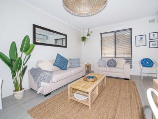 Bay Village Unit 2 47 Shoal Bay Road - Shoal Bay - 9