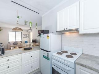 Bay Village Unit 2 47 Shoal Bay Road - Shoal Bay - 4