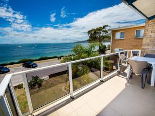 Castaways Unit 8 17 Shoal Bay Road - Shoal Bay - 4