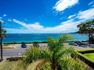 Castaways Unit 8 17 Shoal Bay Road - Shoal Bay - 3