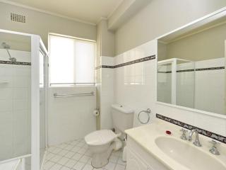 Del Rae Unit 12 25 Shoal Bay Road - Shoal Bay - 2