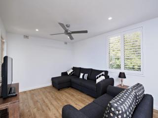 Del Rae Unit 18 25 Shoal Bay Road - Shoal Bay - 8
