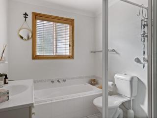 Jillbys House - Narrawallee - 1