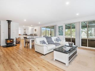 The Salty Deck - Narrawallee - 8