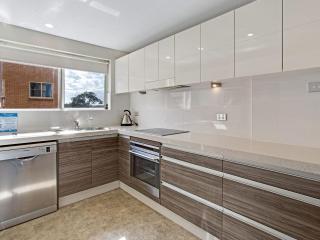 Shoal Towers Unit 3 11 Shoal Bay Road - 3