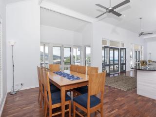 Surf Break Unit 10B Tuna Cresent Upstairs - Fingal Bay - 6