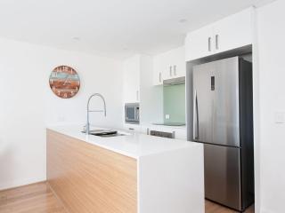 The Shoal Apartments, Unit 202/4-8 Bullecourt Street - Shoal Bay - 4
