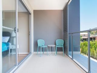The Shoal Apartments, Unit 202/4-8 Bullecourt Street - Shoal Bay - 1