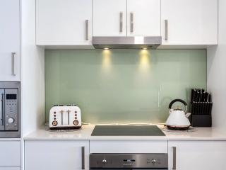 The Shoal Apartments, Unit 504/4-8 Bullecourt Street - Shoal Bay - 2