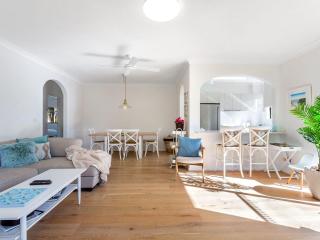 Victory Court Unit 1 3 7 Columbia Close - Nelson Bay - 4