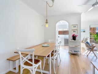Victory Court Unit 1 3 7 Columbia Close - Nelson Bay - 3