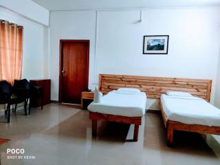 Hotel Travellers INN - 4