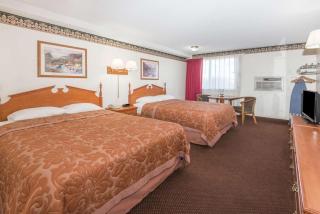 Super 8 by Wyndham Laramie - Laramie - 5