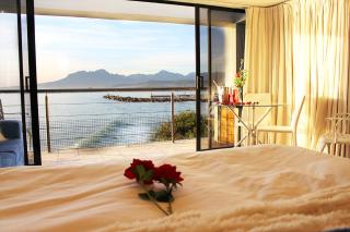 185 on BEACH Boutique Suites - Gordonʼs Bay - 1