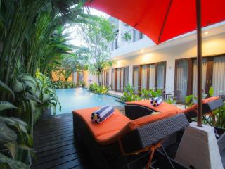 The Pavilion Hotel Kuta - 9