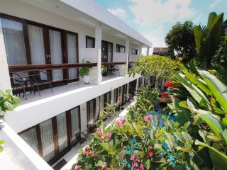 The Pavilion Hotel Kuta - Kuta - 4