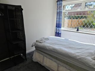 Warsett Crescent, 5 bedrooms near the coast. - 5