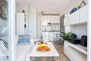 Susana Beach Apartment in Malaga by Solaga Holiday Homes - Málaga - 2