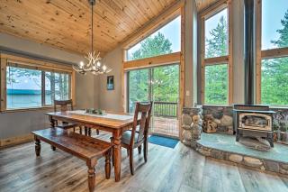 Luxe Truckee Cabin with Golf Course View and Deck - Truckee - 4
