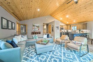 Luxe Truckee Cabin with Golf Course View and Deck - Truckee - 3