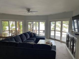 Main Channel Manor - Cadiz - 1