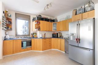 Cozy 3BR Apt w Big Windows 5 Min Walk From Beach with Shelter by Sea N' Rent - Tel Aviv - 9