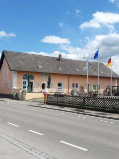 "Nesthocker" Café-Snackbar-Pension-Bauwagencamp - Offingen - 0