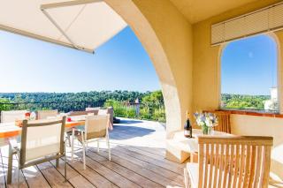 Villa Les Feuillets VI4250 by Riviera Holiday Hom - 1
