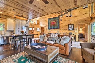 Woodsy Retreat with Fire Pit and Resort Amenities - 3