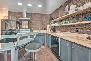 Red River Condo on Main Street with Mtn View! - Red River - 2