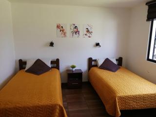 Chapelet Hostal - Tababela - 6