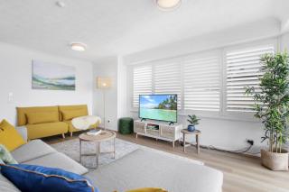 Canberra Heights Unit 2 35 Canberra Tce Kings Beach - Caloundra - 1
