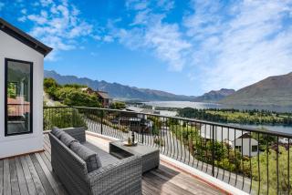 Million Dollar Views - Central Luxury + Hot tub* - Queenstown - 0