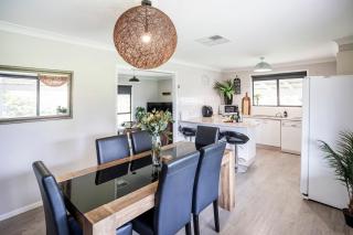 EdenValley Private Manicured Gardens with Fire Pit - Parkes - 4
