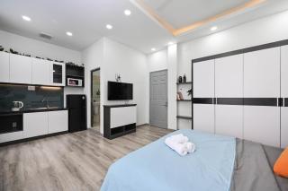 Bear's House - The Riverside - 8