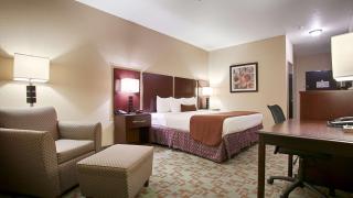 Best Western Plus Eastgate Inn & Suites - Wichita - 1