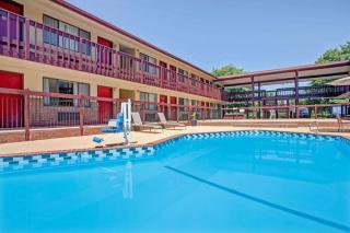 Super 8 by Wyndham Albany - Albany - 8